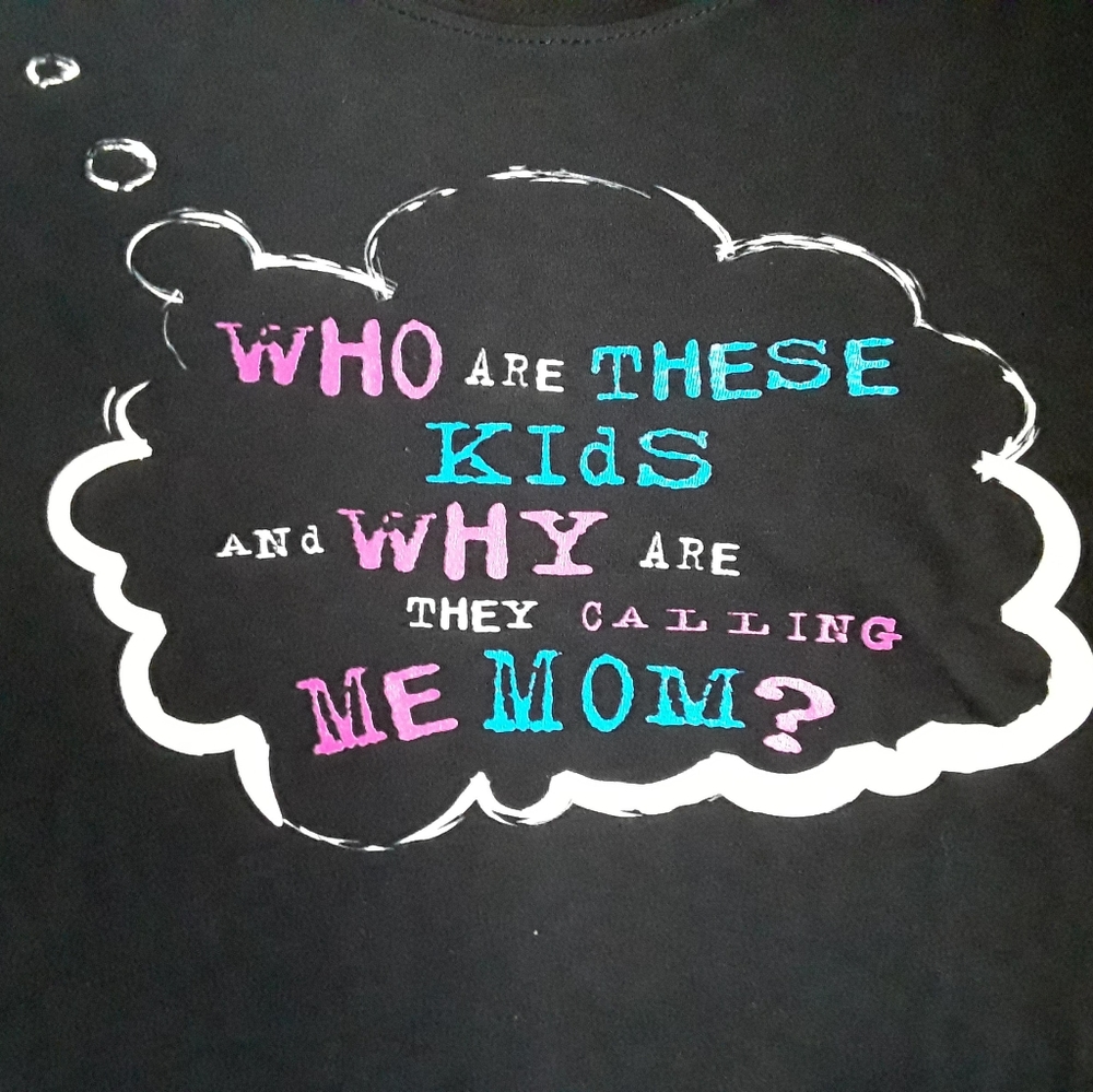 Women's Funny T-shirt but it fits more like a small . - Picture 2 of 2